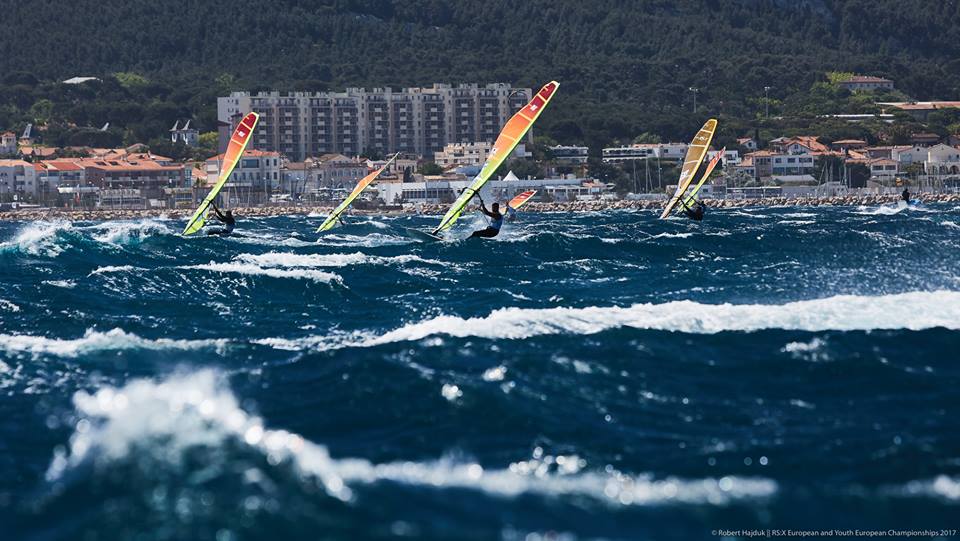 La prima giornata dei Campionati Europei 470, RS:X e Finn
